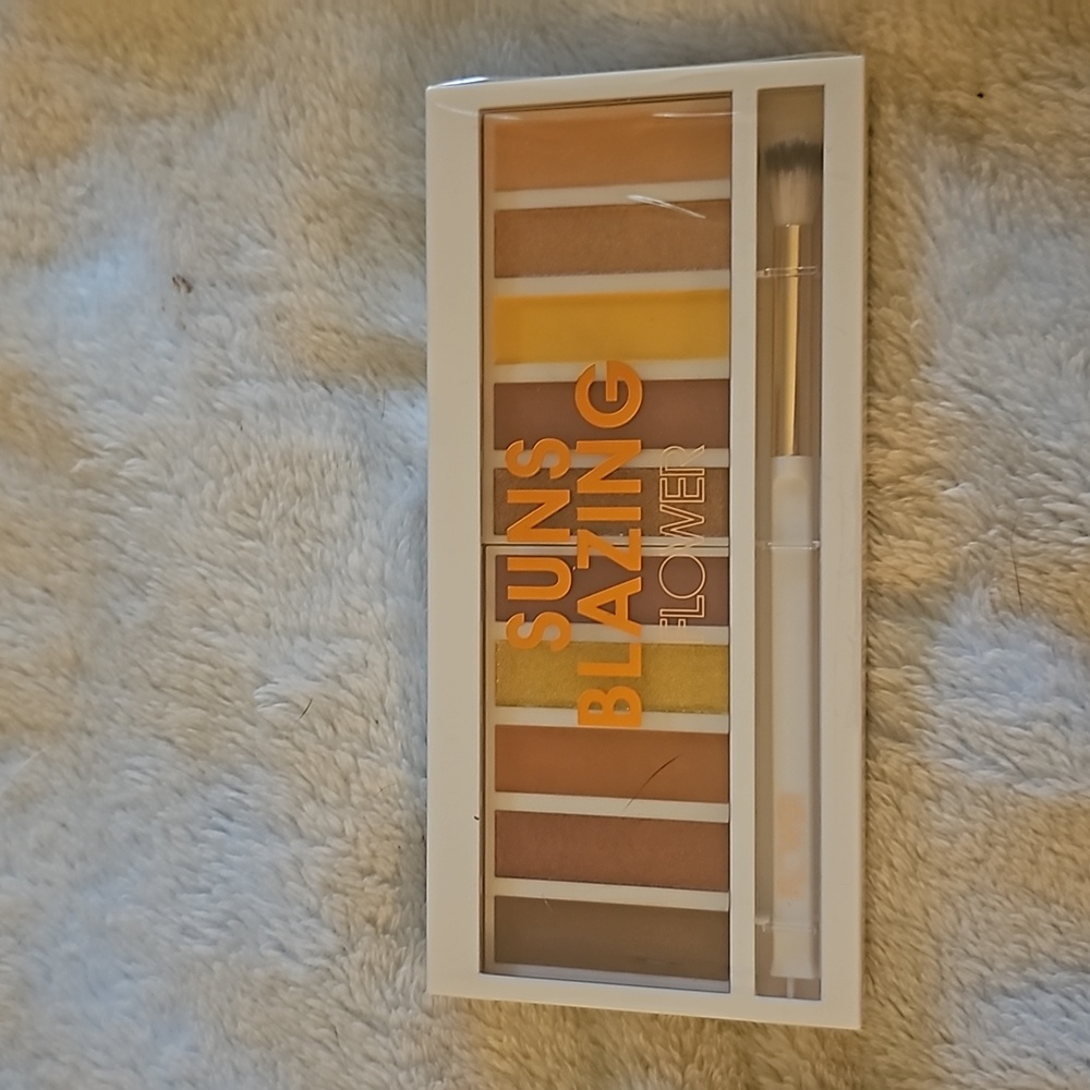 Flower suns blazing eyeshadow pallet